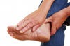 „Medizinische Fußpflege“ ist Podologen vorbehalten: Masseur, der hierfür wirbt, handelt wettbewerbswidrig